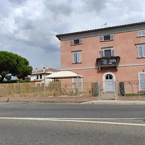 https://appartamento-vada.it-tuscanyhotel.com